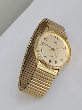 Vintage Timex Quartz LA Cell T82 Gold Tone Water Resistant Men's Dress Watch
